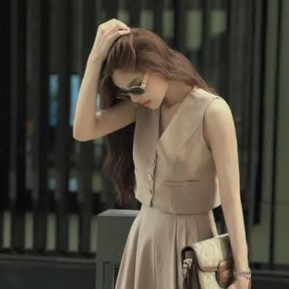 & Other Stories Beige Vest and Pants Set - Picture 7 of 11